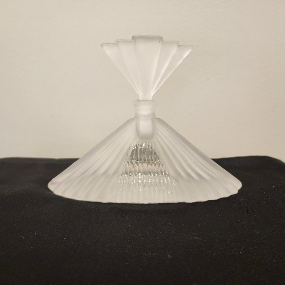 Vintage Silvestri Art Deco Style Perfume Bottle with Stopper
